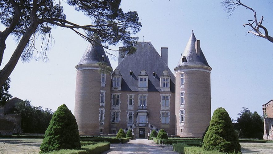 Saint-Élix-le-Château – Gîte y Atelier de la Mandille con taller de pintura – El castillo de Saint-Élix-le-Château